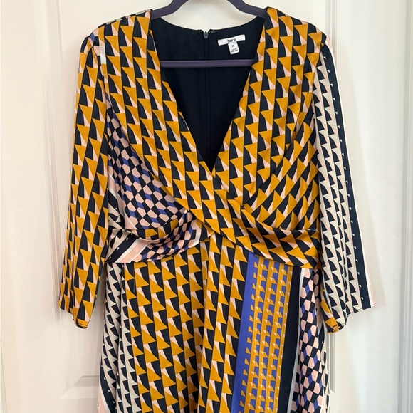 Bar III Dresses & Skirts - Silky Bar III Dress with slip under !